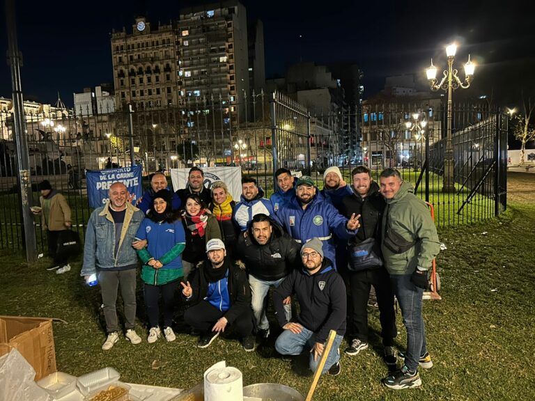 Olla solidaria en Plaza del Congreso