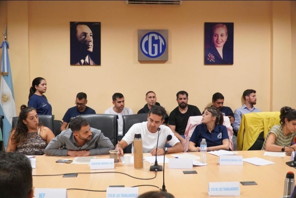 Encuentro histórico de Juventudes Argentinas en CGT