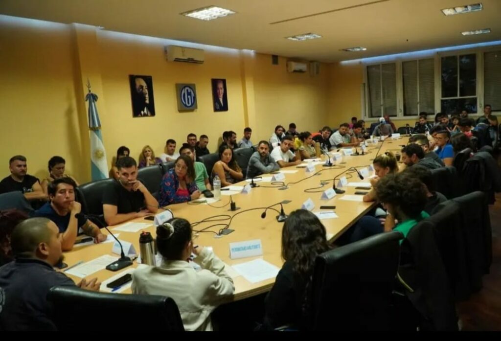 Encuentro histórico de Juventudes Argentinas en CGT