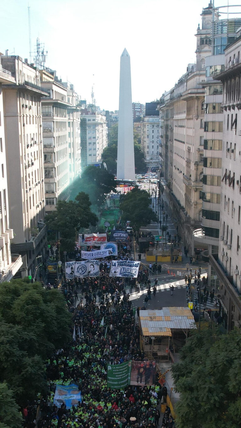 MOVILIZACIÓN AL MINISTERIO DE STURZENEGGER CONTRA LAS POLÍTICAS DE AJUSTE