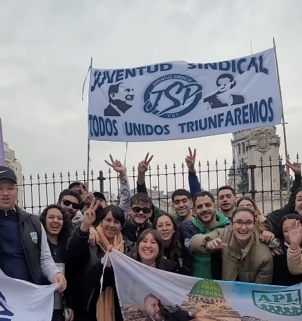 FIESTA PATRIA, SOLIDARIA Y PERONISTA EN PLAZA CONGRESO